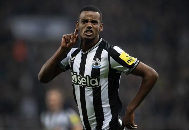 ألكسندر إيزاك يعود لتدريبات نيوكاسل بعد غياب عن جولة آسيا، وسط محاولات من ليفربول للتعاقد معه مقابل 110 مليون جنيه إسترليني.