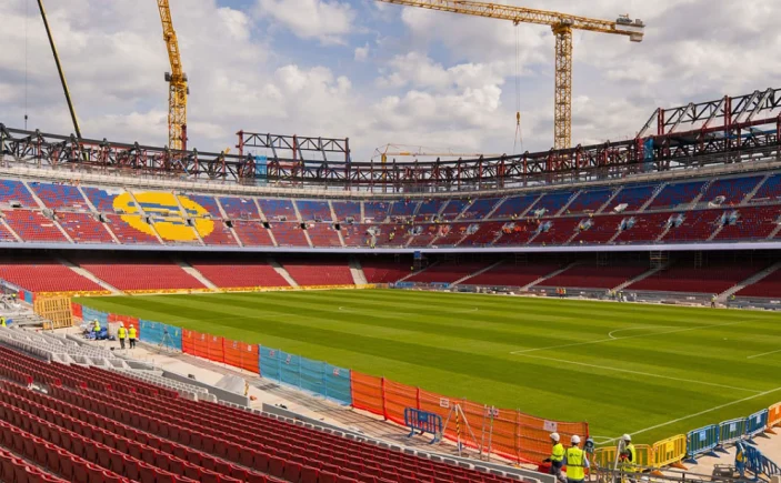 تعرف على الجدول الزمني لعودة برشلونة إلى ملعب كامب نو تدريجيًا خلال موسم 2025 بعد التجديدات، وأول مباراة يستضيفها بسعة محدودة.